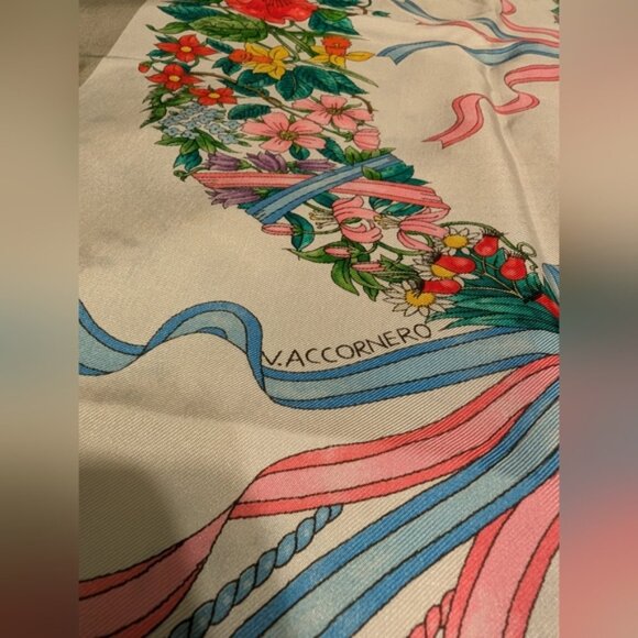 Authentic Gucci Floral V.Accornero Silk Scarf - Picture 6 of 15